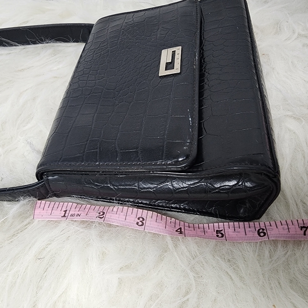 Guess Purse/Bag - Picture 2 of 12